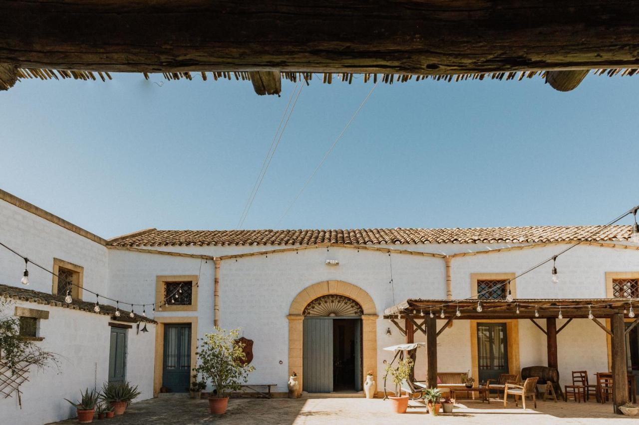 マツァーラ・デル・ヴァッロ Baglio Calia Bed & Breakfast エクステリア 写真
