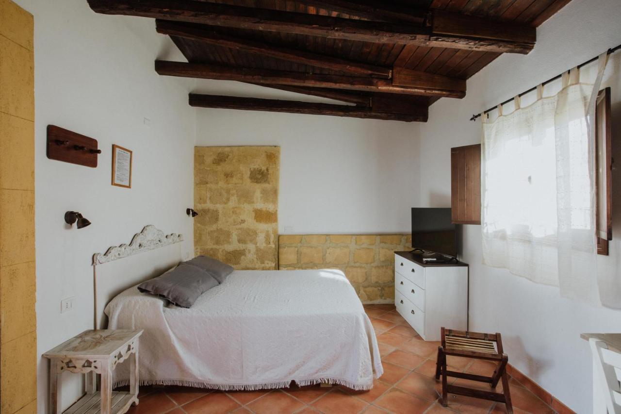 マツァーラ・デル・ヴァッロ Baglio Calia Bed & Breakfast エクステリア 写真